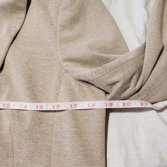 Kenneth Cole Select Single Button Tan Blazer for Casual or Formal, Women Size L - Picture 8 of 8